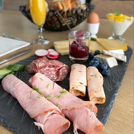 Bed & Bokes Aan De Maaskant Lanaken
